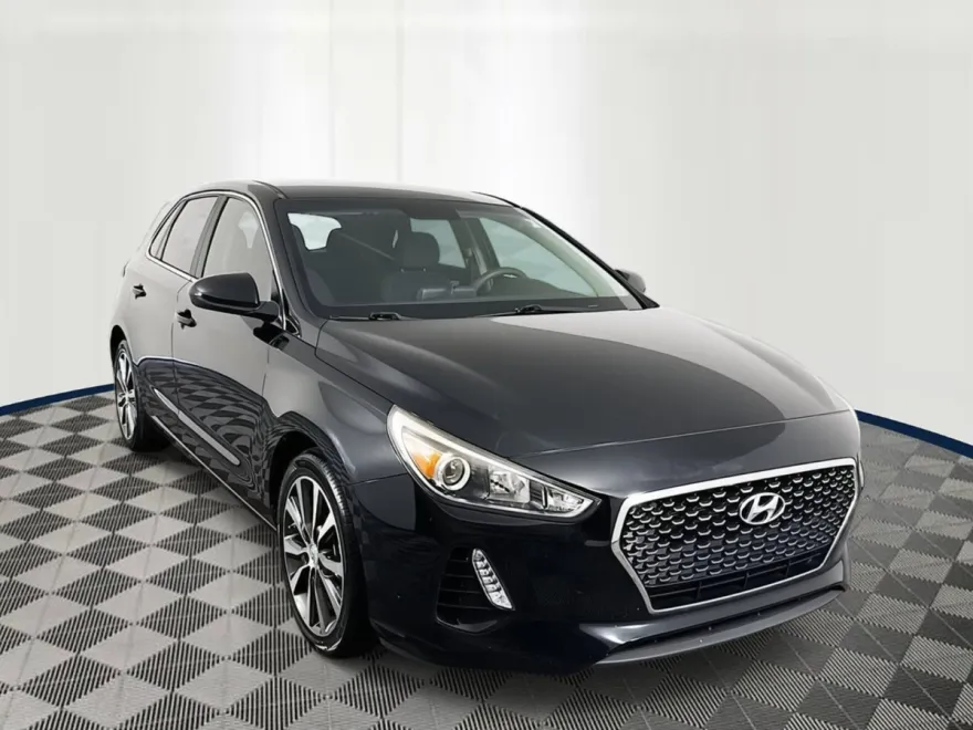 2020 Hyundai Elantra GT Base photo 1