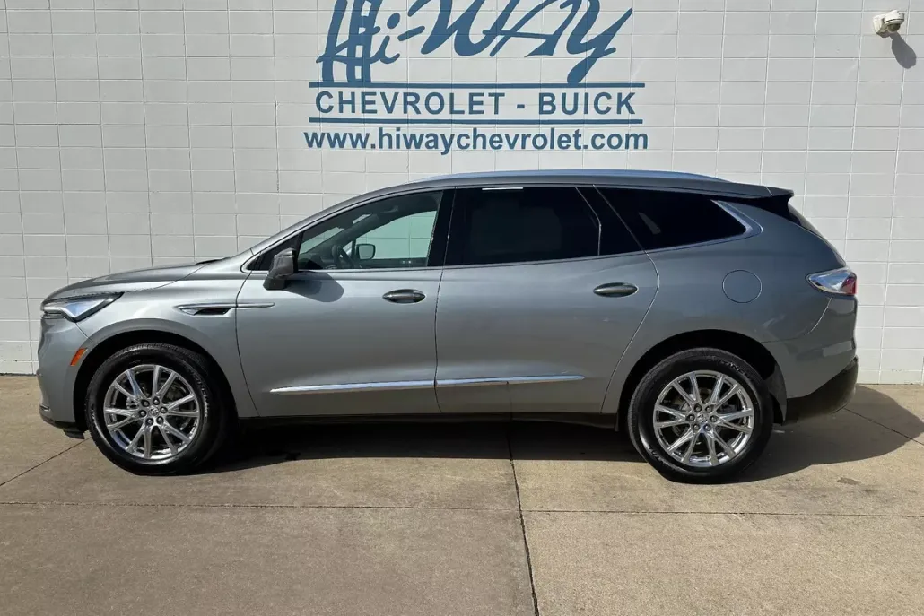 2023 Buick Enclave Premium photo 1