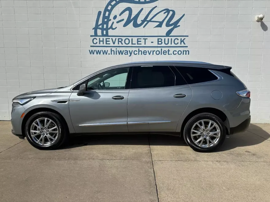 2023 Buick Enclave Premium photo 1
