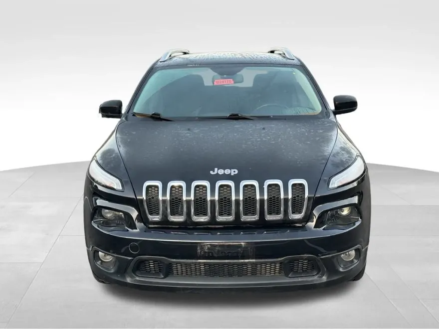 2016 Jeep Cherokee Latitude photo 1