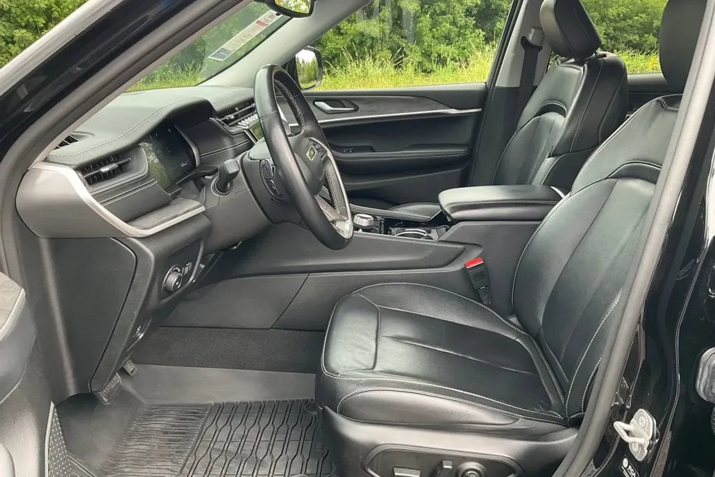 2022 Jeep Grand Cherokee Limited photo 1