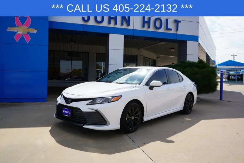 2024 Toyota Camry LE photo 1