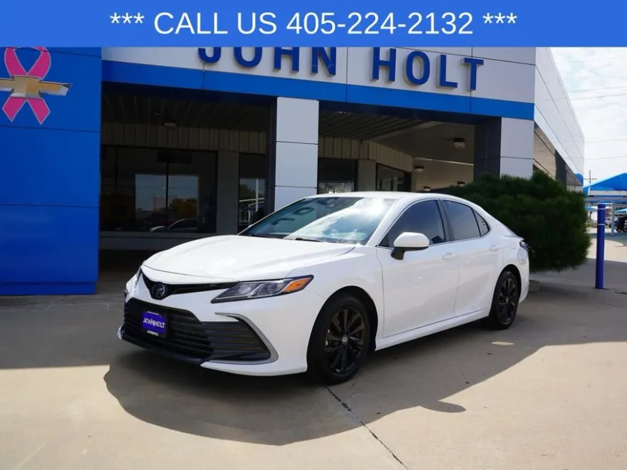 2024 Toyota Camry LE photo 1
