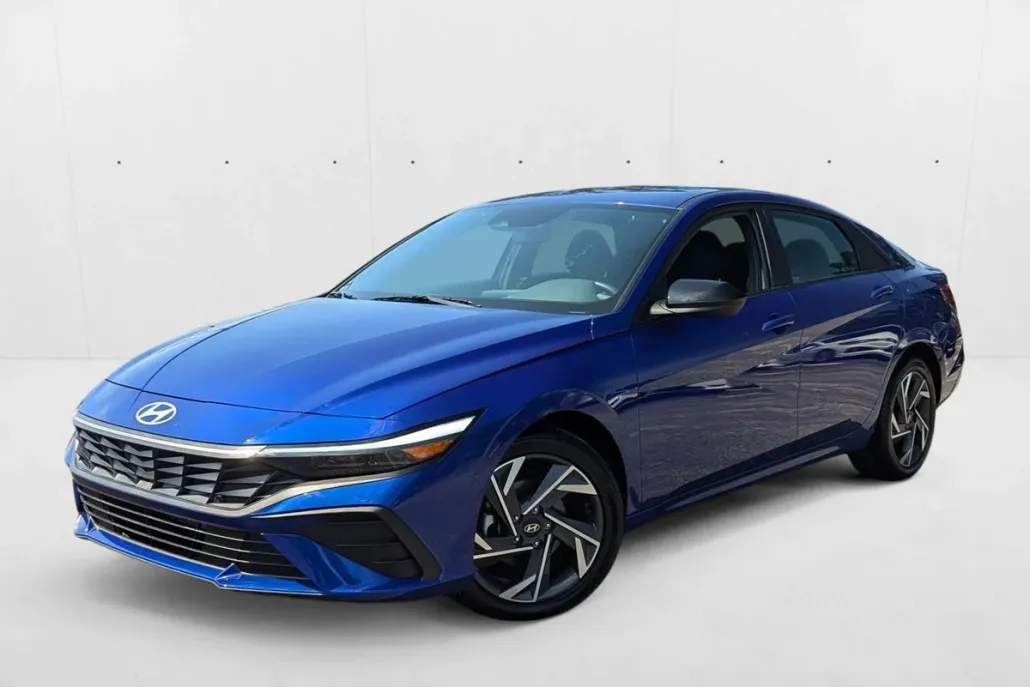 2025 Hyundai Elantra SEL Sport photo 1