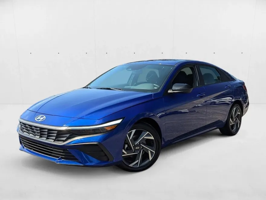 2025 Hyundai Elantra SEL Sport photo 1