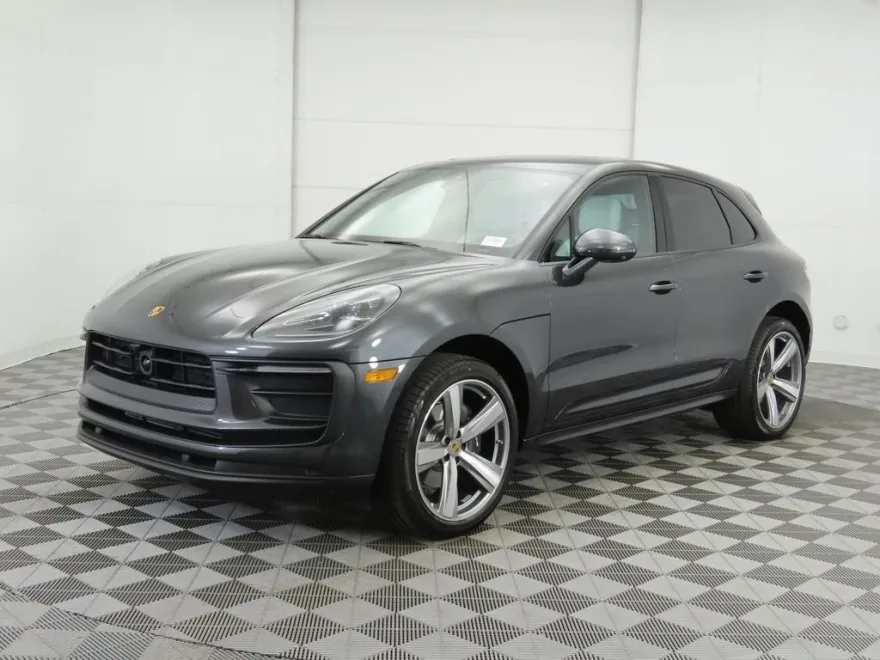 2025 Porsche Macan Base photo 1