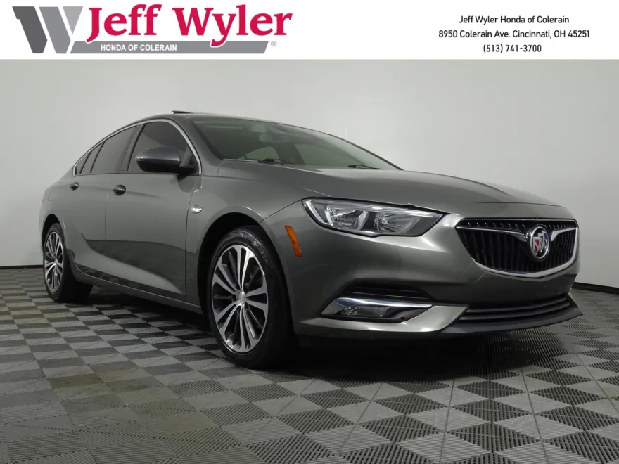 2018 Buick Regal Sportback Essence photo 1