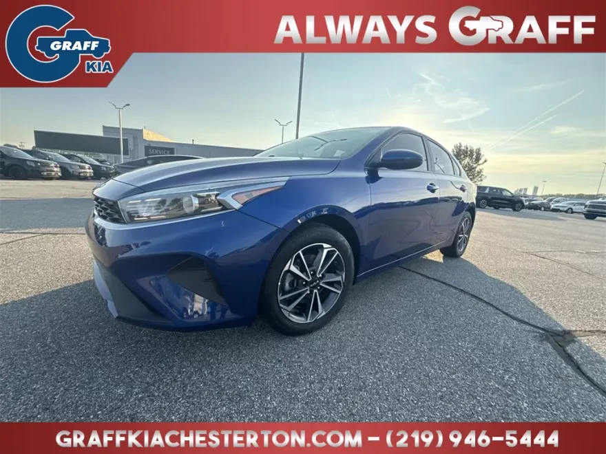 2023 Kia Forte LXS photo 1