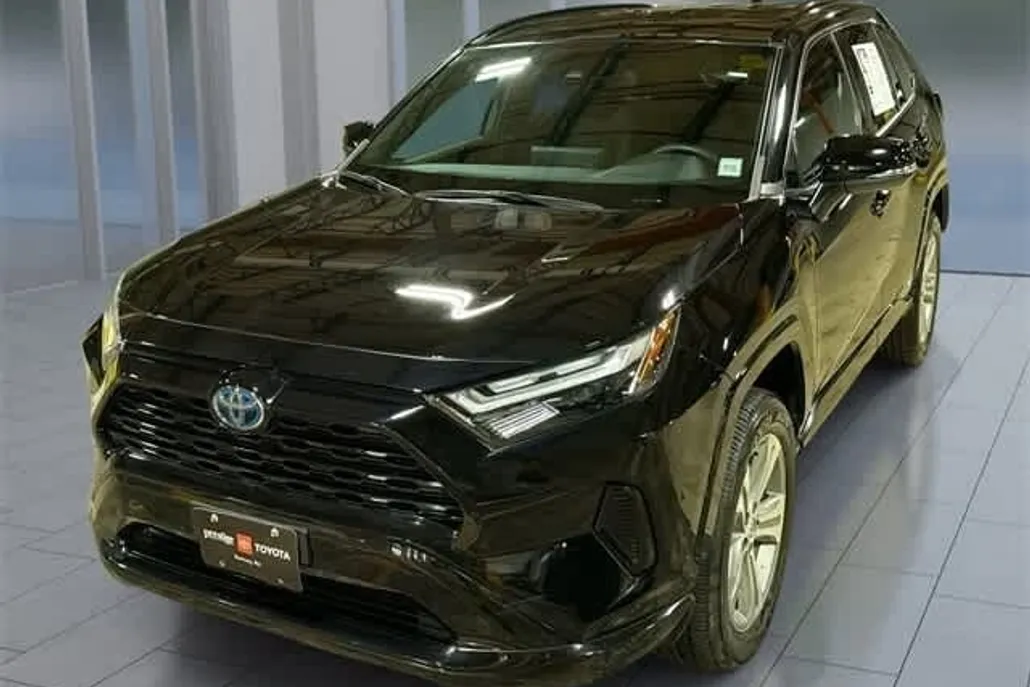 2022 Toyota RAV4 Hybrid SE photo 1