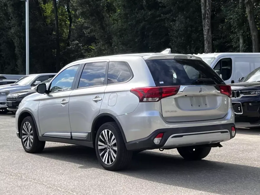 2020 Mitsubishi Outlander ES S-AWC photo 1