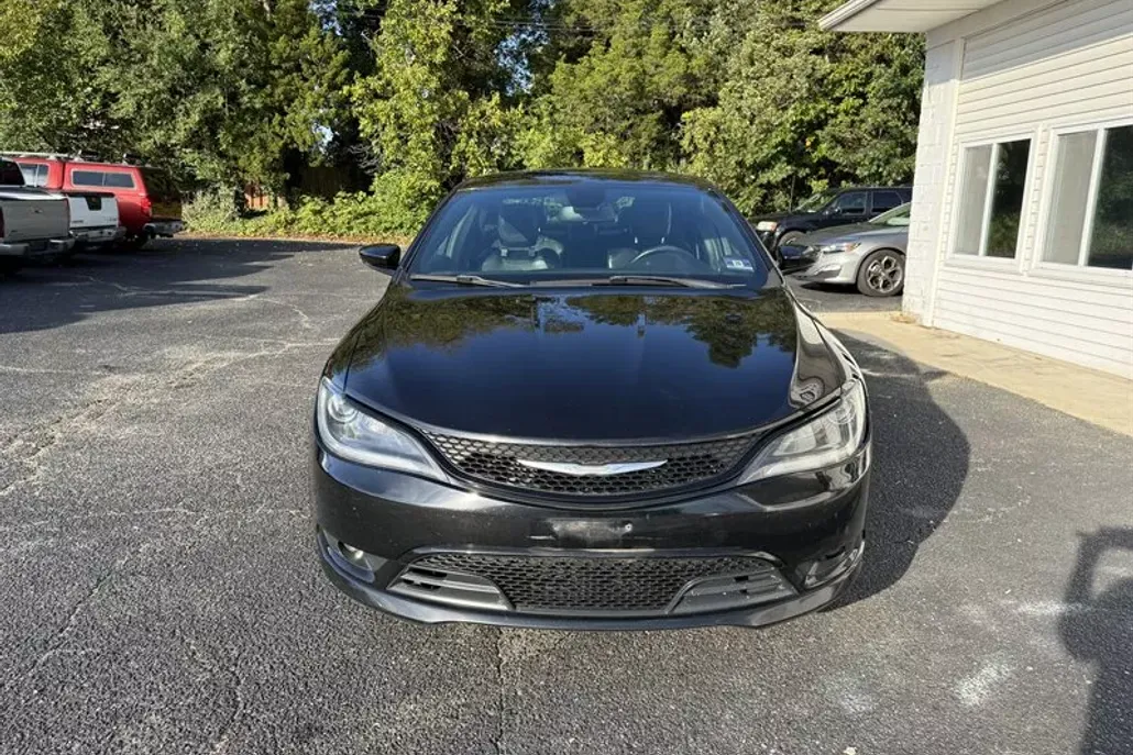 2015 Chrysler 200 S photo 1