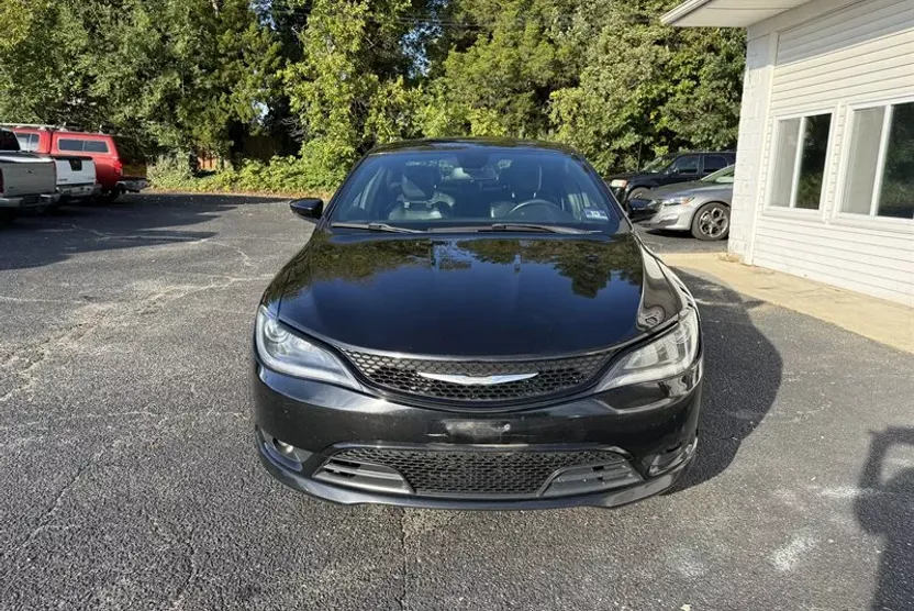 2015 Chrysler 200 S photo 1