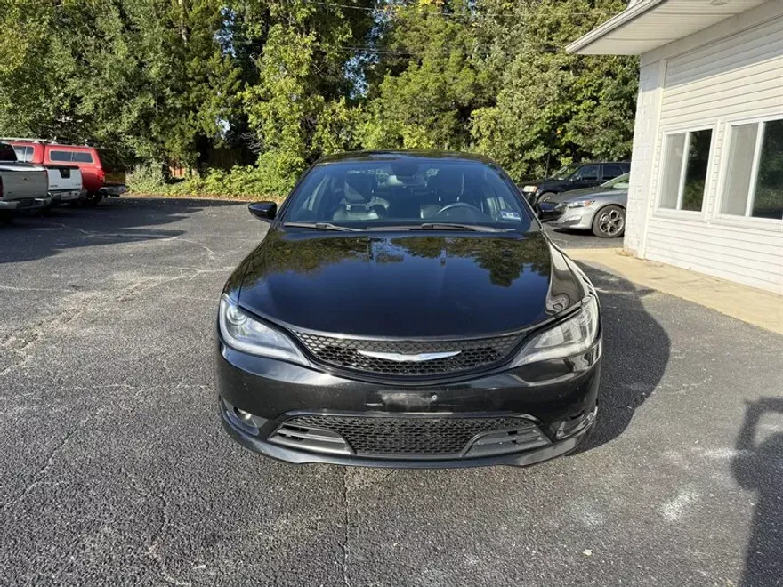 2015 Chrysler 200 S photo 1