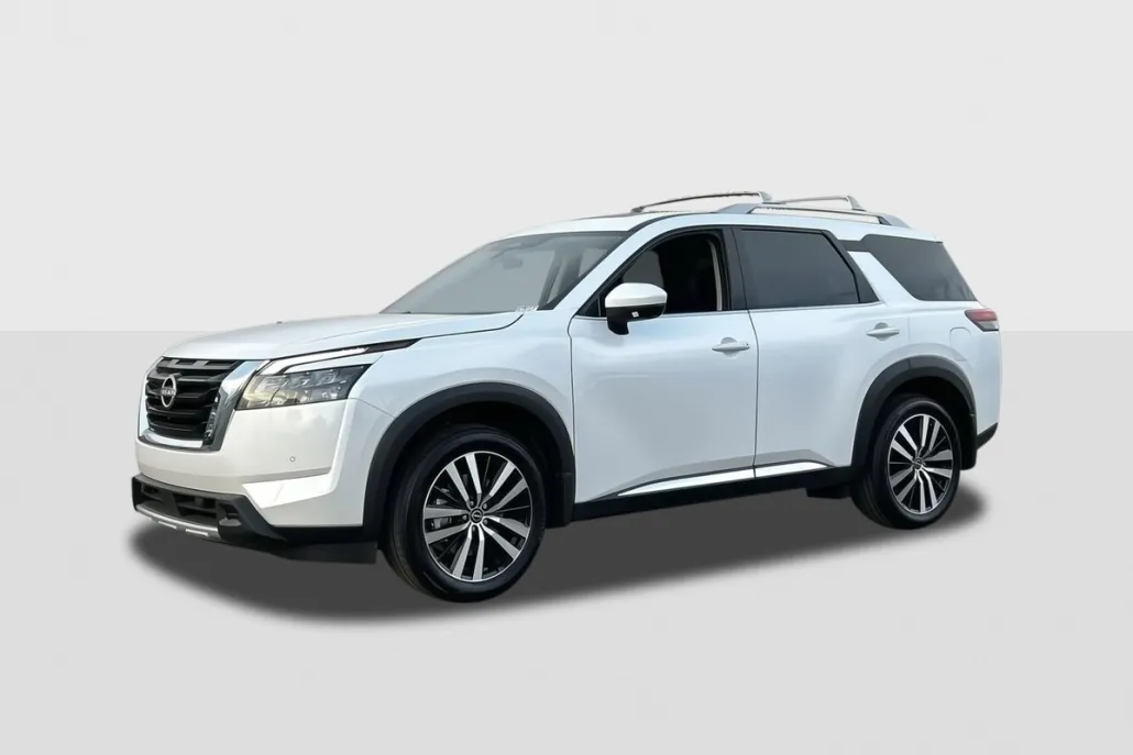 2025 Nissan Pathfinder Platinum photo 1