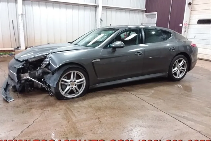 2013 Porsche Panamera photo 1
