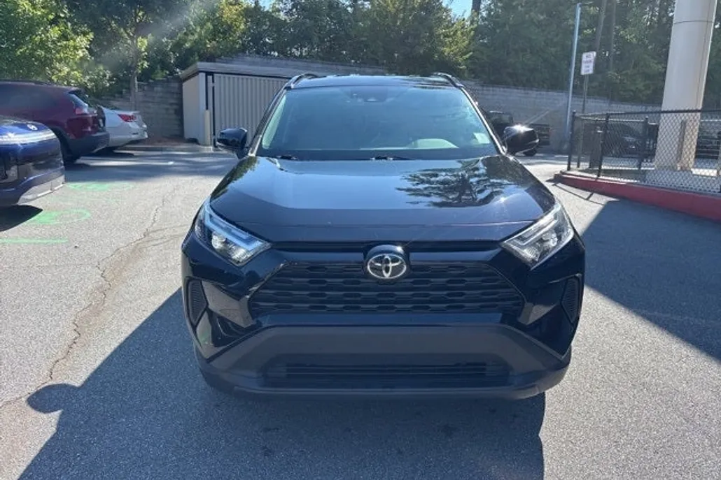 2023 Toyota RAV4 XLE photo 1