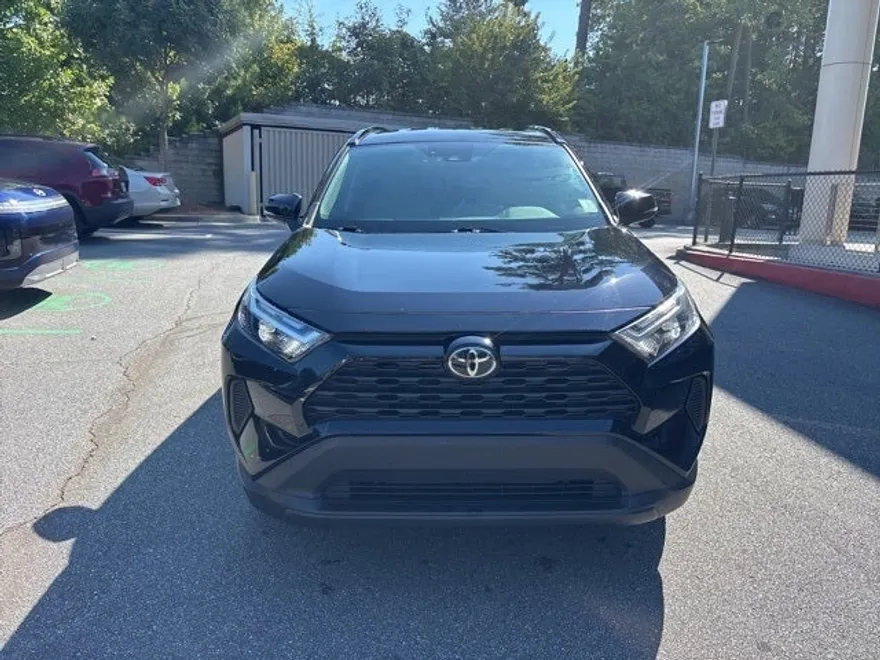 2023 Toyota RAV4 XLE photo 1