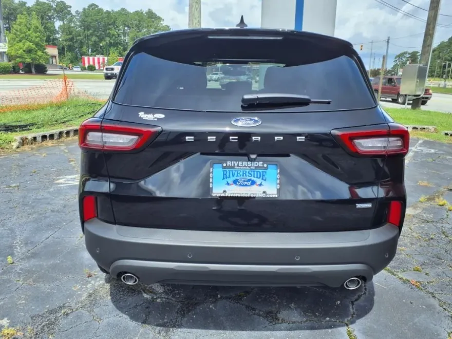 2025 Ford Escape ST-Line photo 1