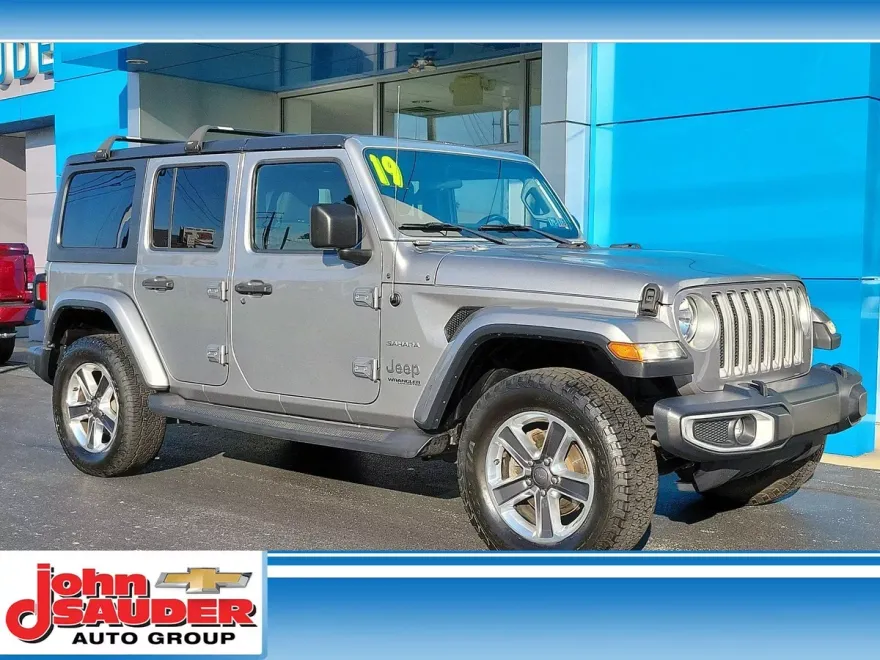 2019 Jeep Wrangler Unlimited Sahara photo 1