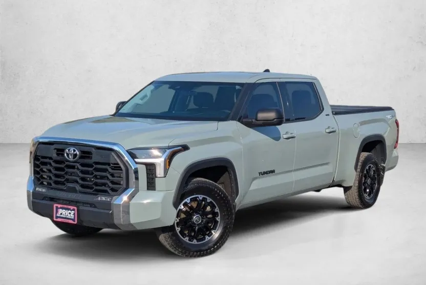 2023 Toyota Tundra SR5 CrewMax photo 1