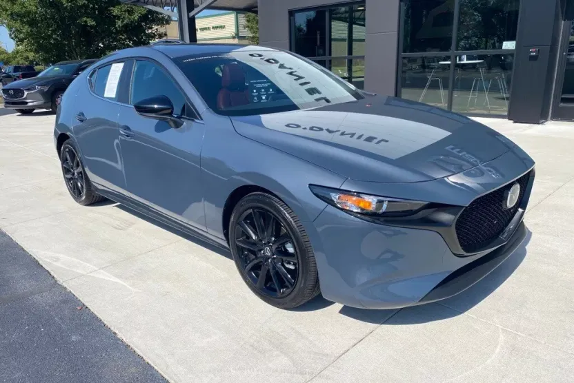 2025 Mazda Mazda3 2.5 s Carbon photo 1