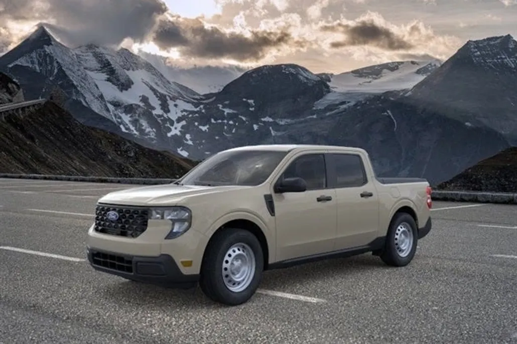 2025 Ford Maverick XL photo 1
