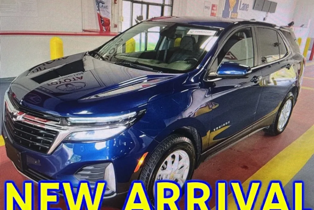 2022 Chevrolet Equinox LT photo 1