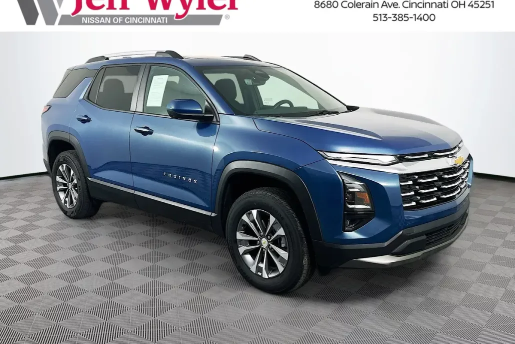 2025 Chevrolet Equinox LT photo 1