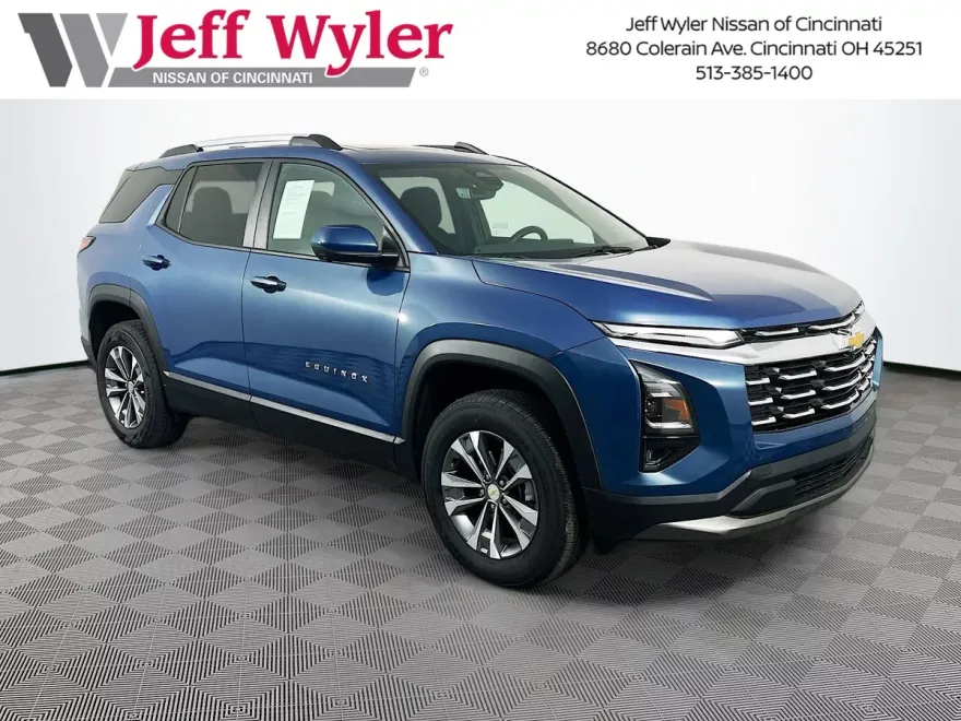 2025 Chevrolet Equinox LT photo 1
