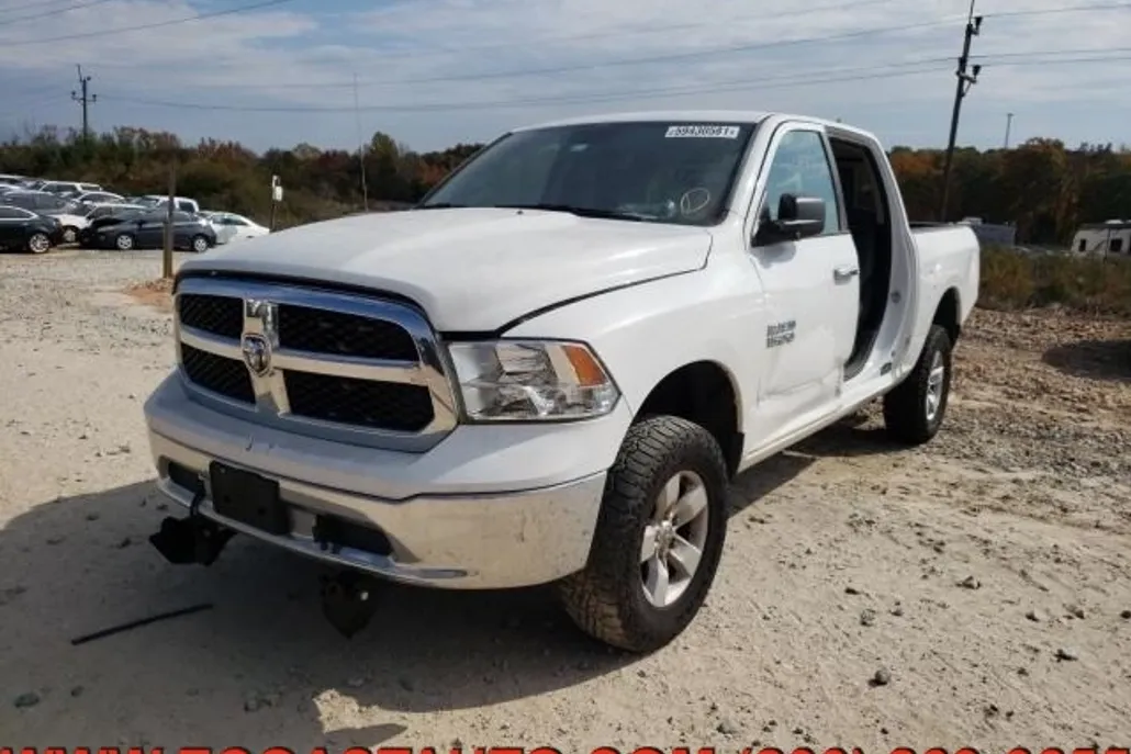 2016 Ram 1500 SLT photo 1
