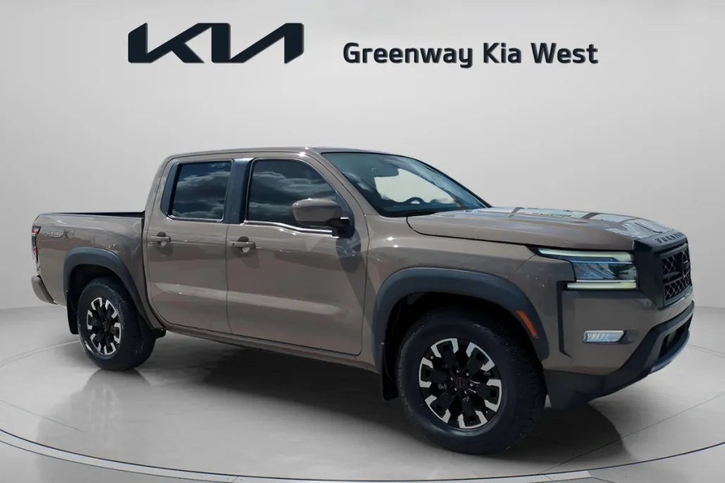 2023 Nissan Frontier PRO-X Crew Cab photo 1
