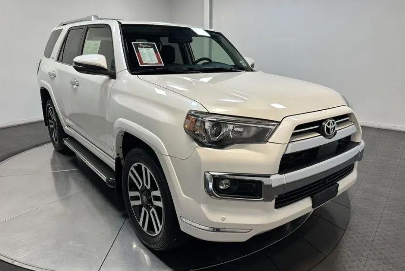 2022 Toyota 4Runner Limited photo 1