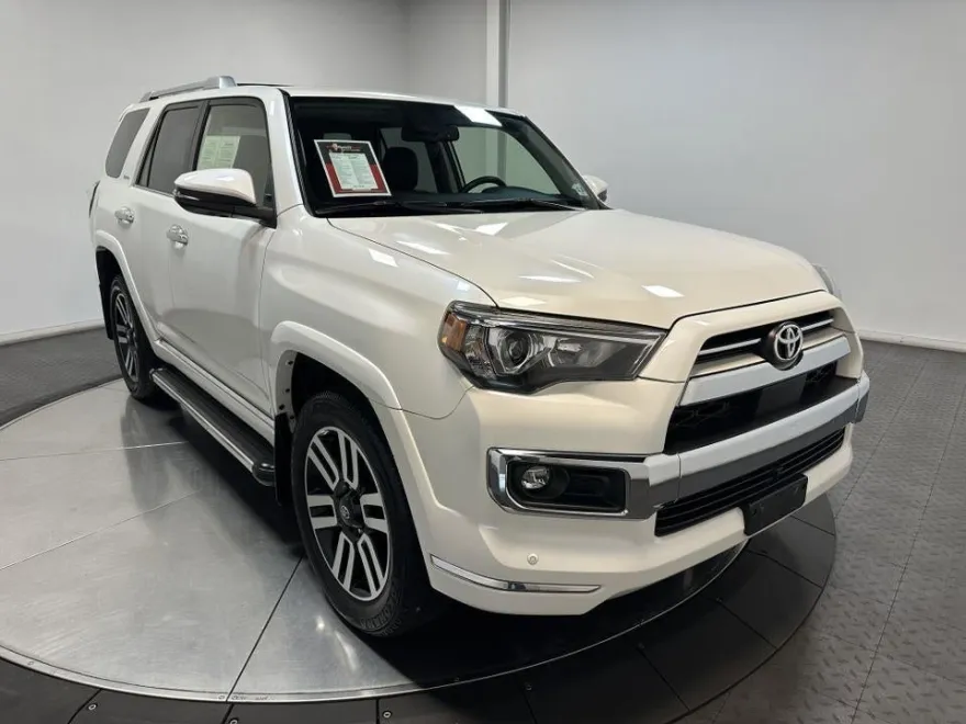 2022 Toyota 4Runner Limited photo 1