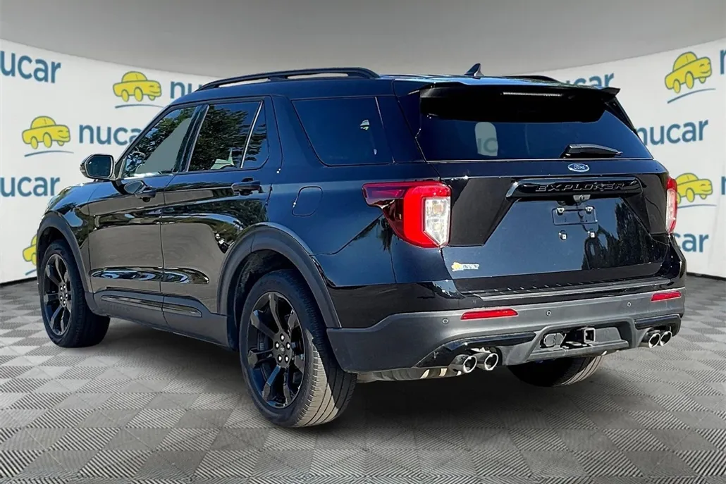 2023 Ford Explorer ST photo 1