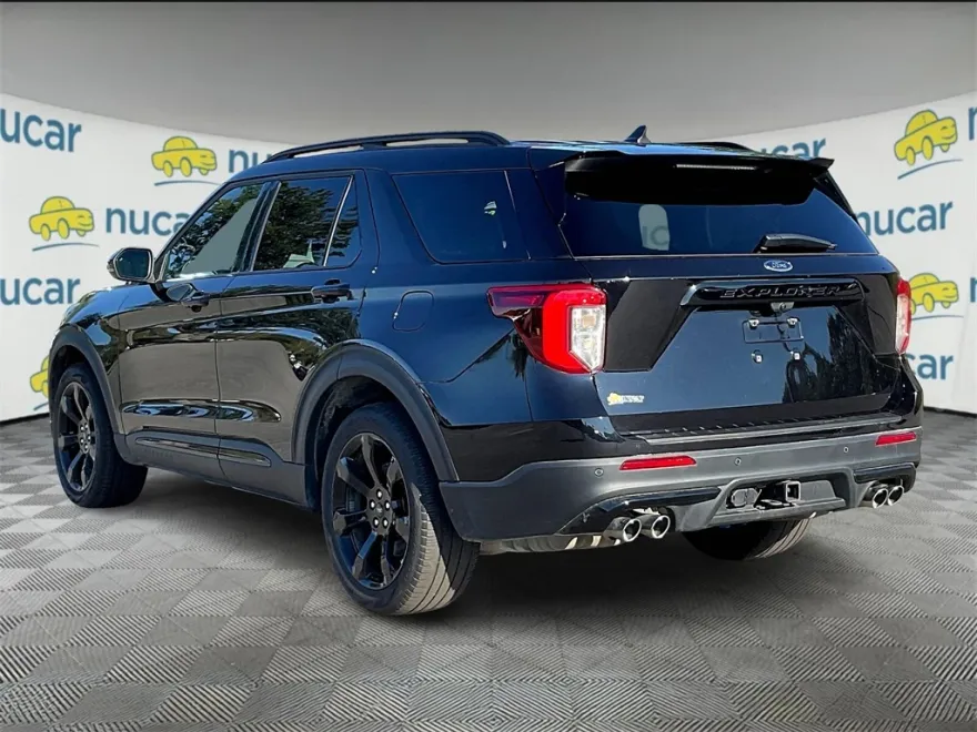 2023 Ford Explorer ST photo 1