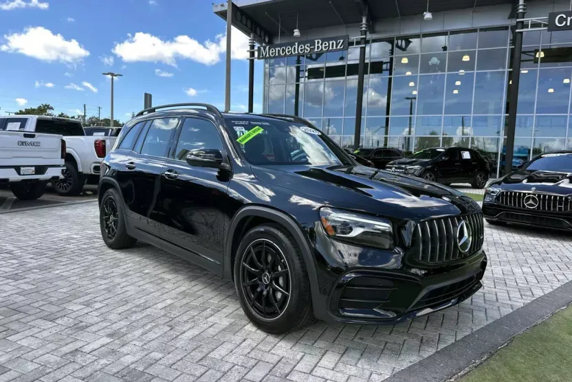 2025 Mercedes Benz GLB 35 AMG 4MATIC photo 1