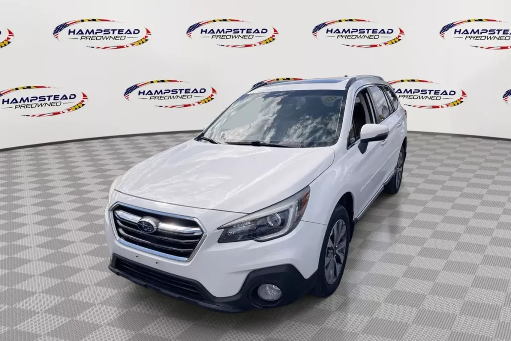 2018 Subaru Outback Touring photo 1