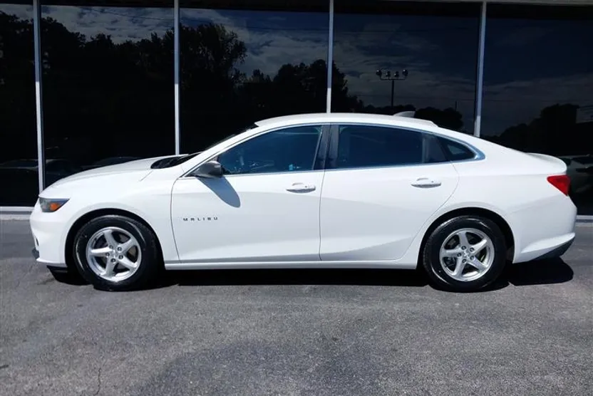 2018 Chevrolet Malibu LS photo 1