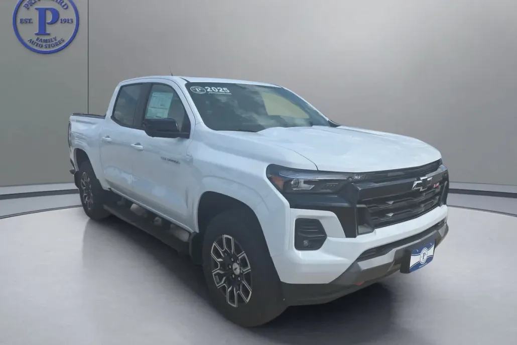2025 Chevrolet Colorado Z71 photo 1