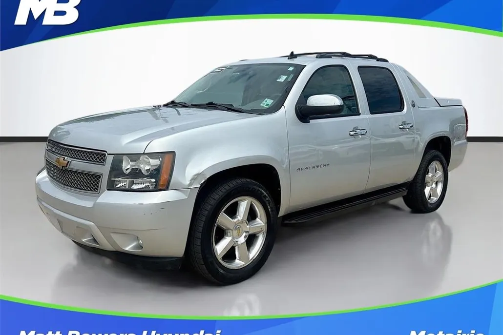 2013 Chevrolet Avalanche LT photo 1