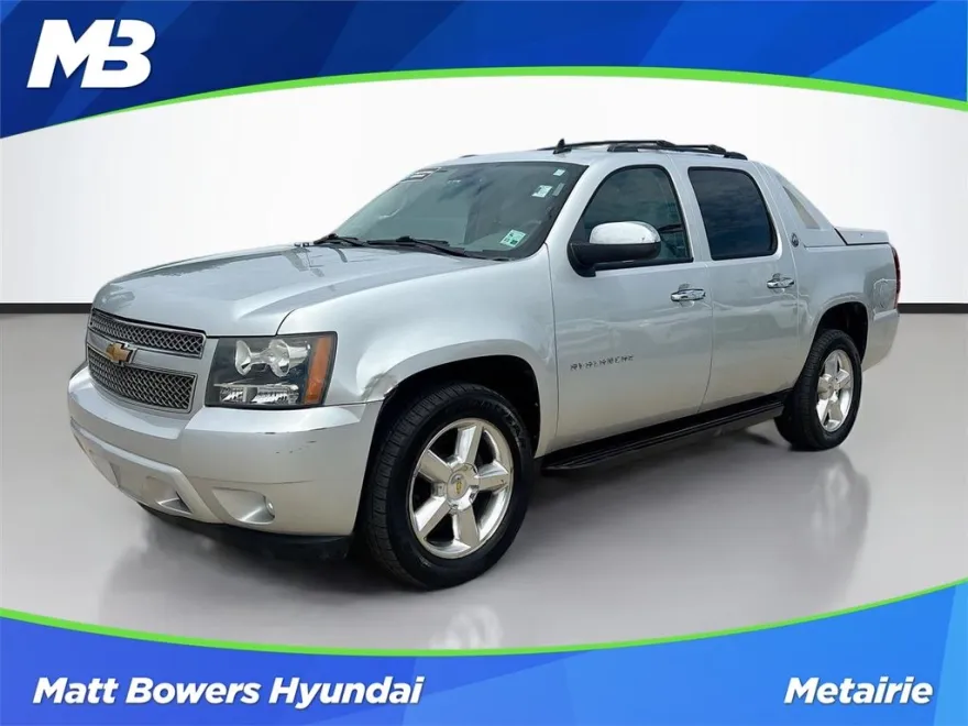 2013 Chevrolet Avalanche LT photo 1