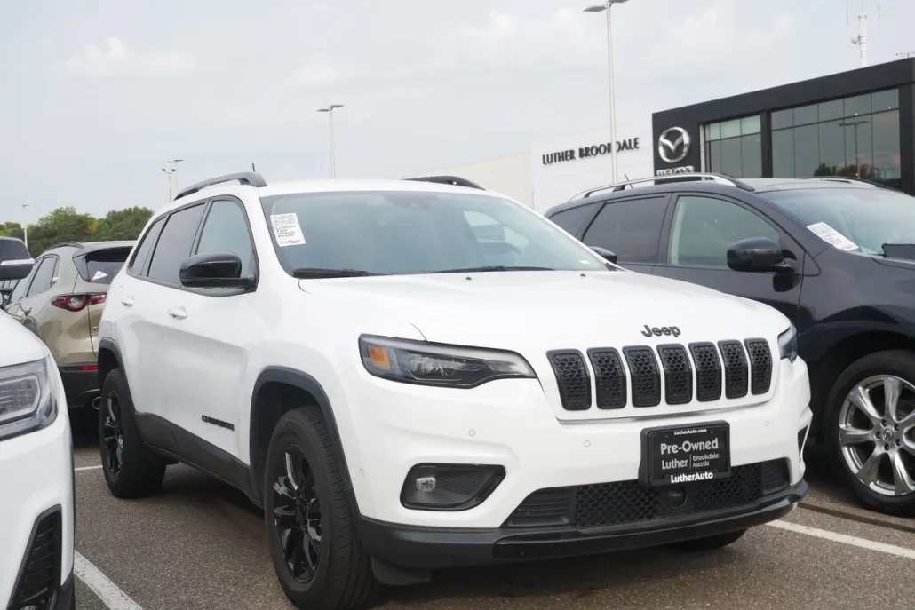 2023 Jeep Cherokee Altitude Lux photo 1