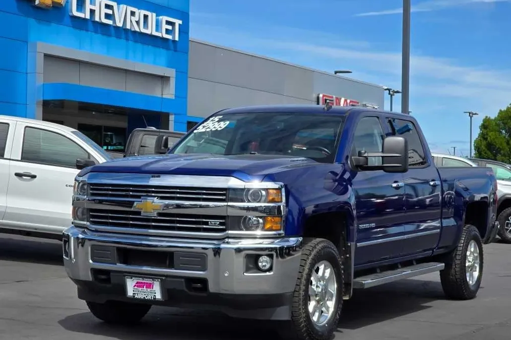2015 Chevrolet Silverado 3500HD LTZ photo 1