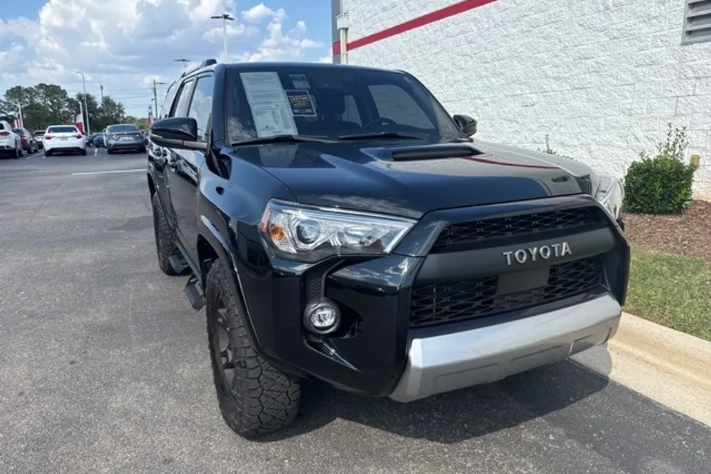 2023 Toyota 4Runner TRD Off-Road Premium photo 1
