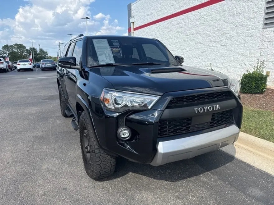 2023 Toyota 4Runner TRD Off-Road Premium photo 1