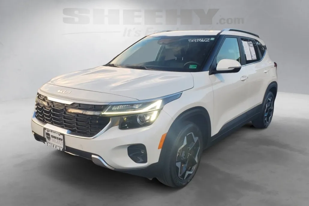 2024 Kia Seltos EX photo 1