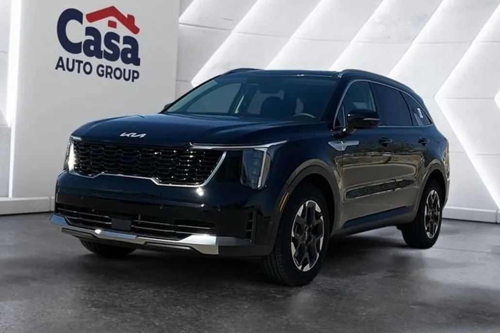 2025 Kia Sorento S photo 1