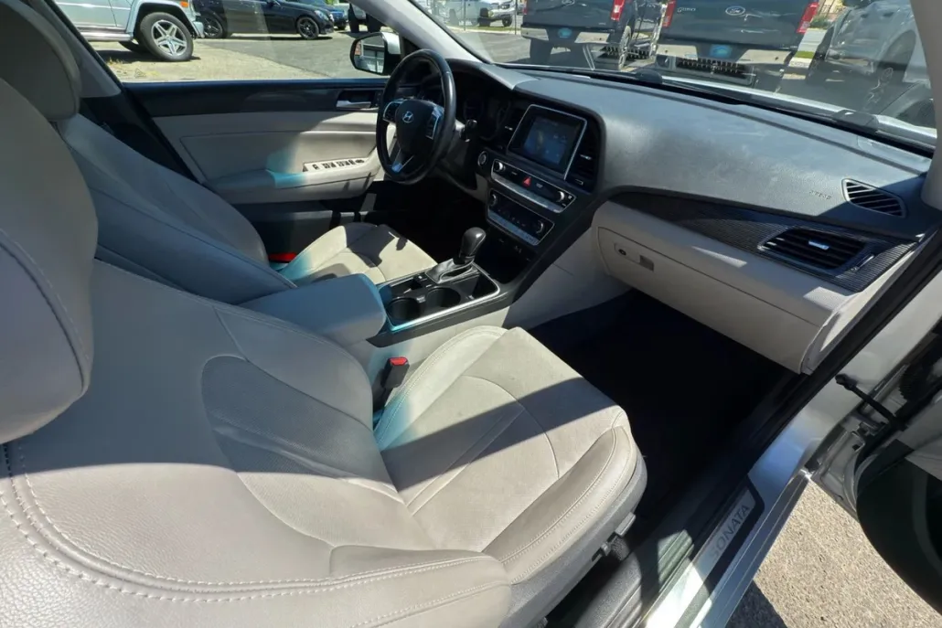 2018 Hyundai Sonata Limited photo 1