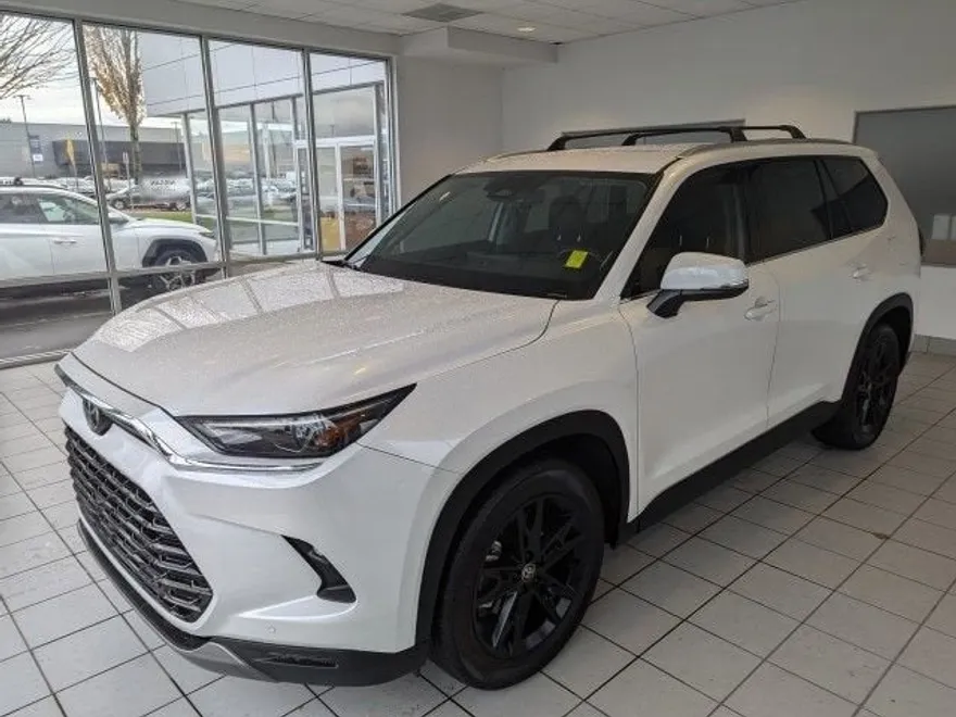 2024 Toyota Grand Highlander XLE photo 1