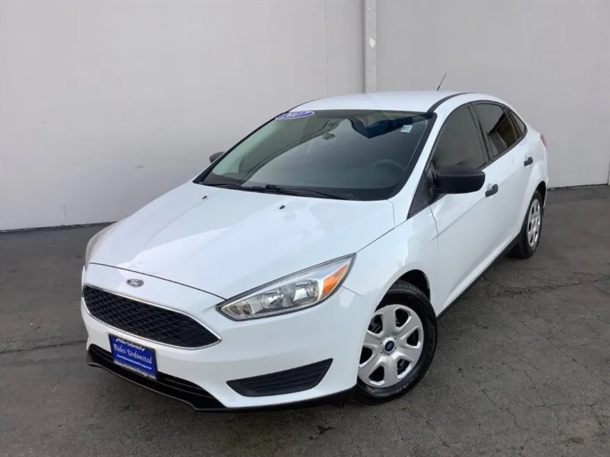 2017 Ford Focus S photo 1